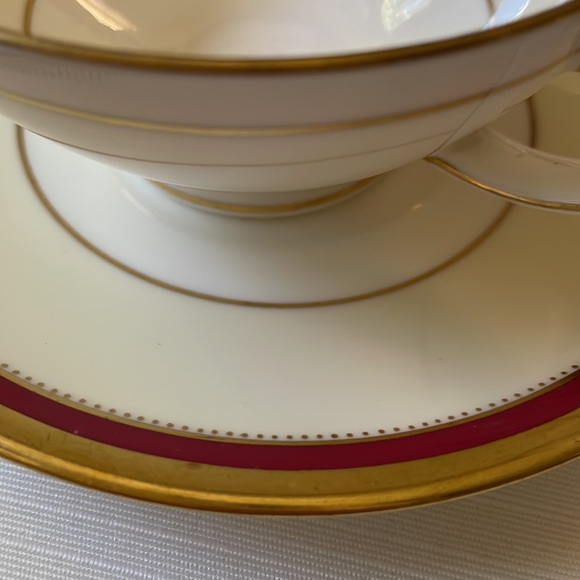 Crimson Ivory footed cup & saucer set fine bone china Mintons England - Picture 6 of 11